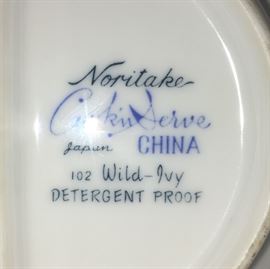 Noritake CookinServe china, "Wild Ivy", 4 pieces.