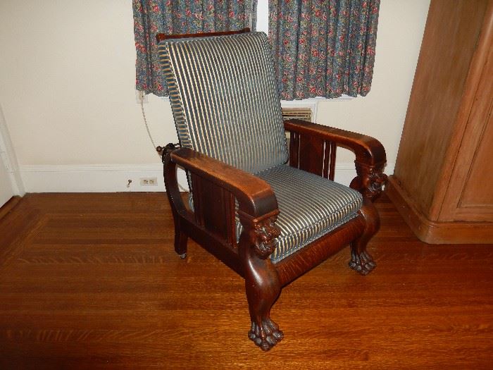 Impressive Morris Chair in very good condition 
