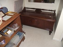 Lane cedar chest