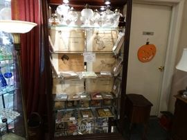 Lg. Mirrorerd & Lighted Display (Glass Oil Lamps on Top Shelf