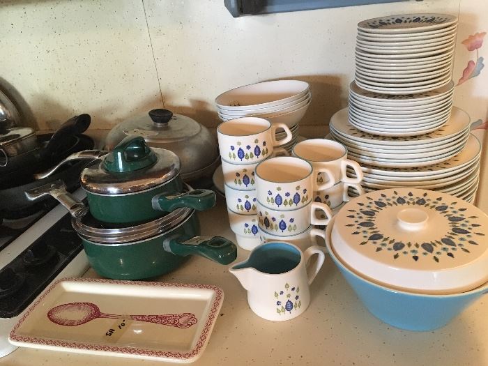 retro set of dishes w/ few serving pieces also - 