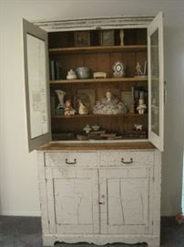 VINTAGE HUTCH
