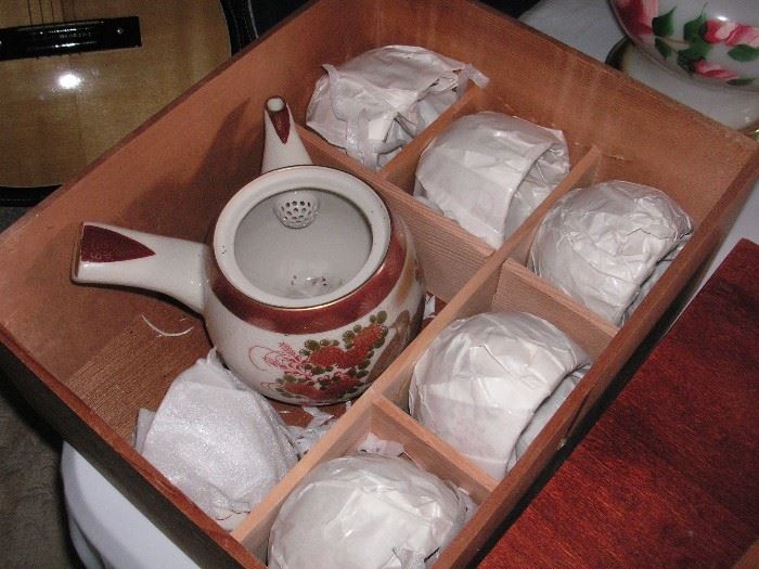 Japanese tea set - NIB
