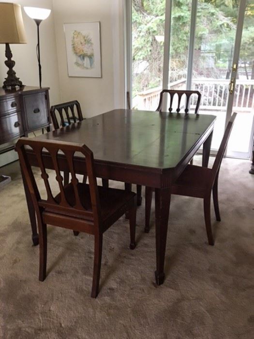 1920 - 1930's Dining Room Table & 6 Chairs (Grand Rapid - PA) - Can be sold with or without Buffet (next picture)