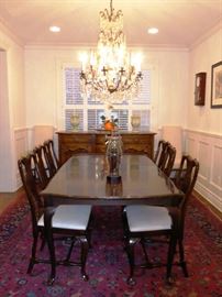 Vintage Mahogany Dining Set with 2 Leaves, Pads, 2 Host Chairs, & 6 Side Chairs