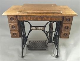 Singer Sewing Machine 