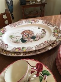 Vintage turkey platters just in time for Thanksgiving!