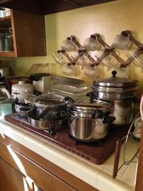 Useful Farberware cookware in great condition!