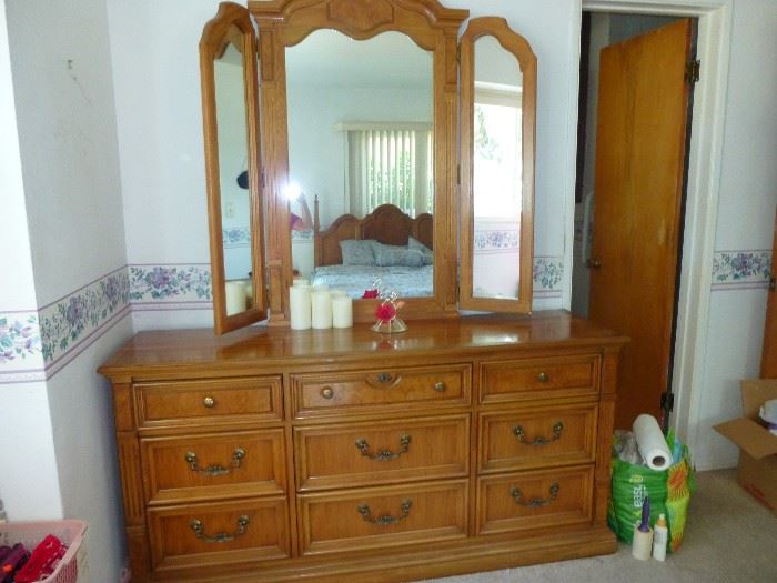 Thomasville Dresser with Mirror
