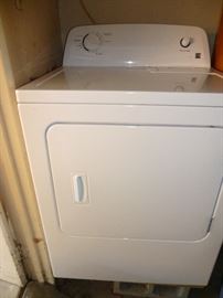 New less than a year old Kenmore large capacity Electric Dryer 
