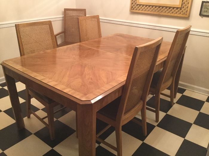 Dining room table with 6 chairs - 2 arms and 4 sides