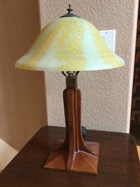 Mushroom shape glass shade table lamp