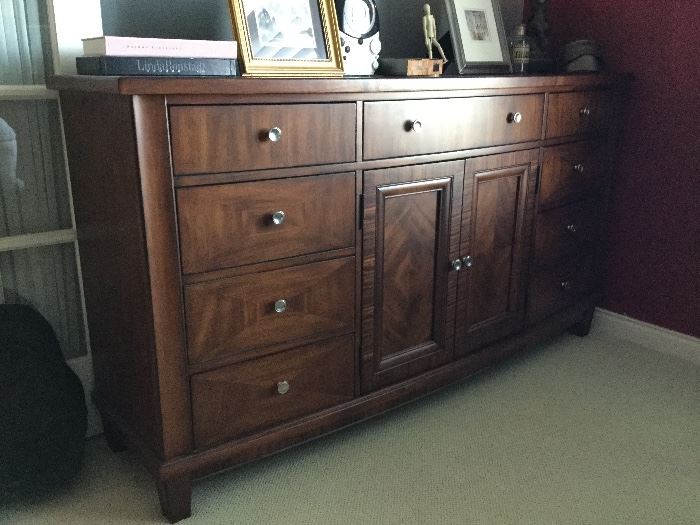 Fabulous dresser to match king bed and nightstands in excellent condition