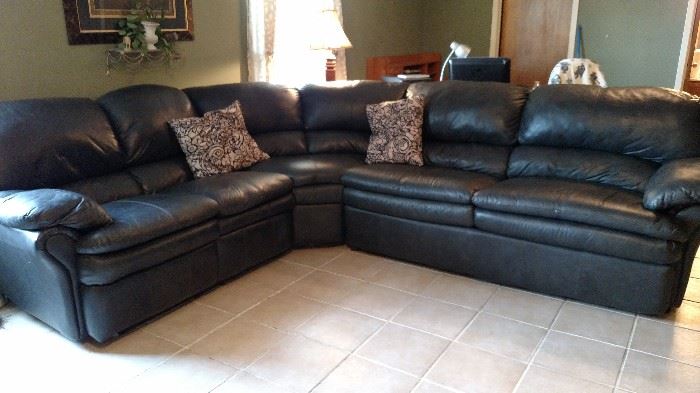 Black Leather Sectional Sofa with Queen Pullout Bed