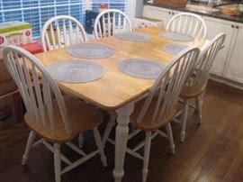 Kitchen Table with 6 chairs.      $150