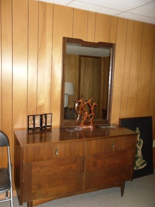 Vintage Mid Century Stanley Dresser and Mirror