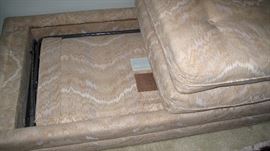 Pearson fold up single bed. Top Line and hard to find.