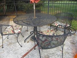 PATIO SET