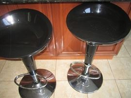 PAIR OF STOOLS BLACK