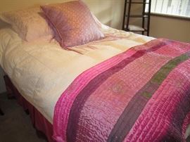 QUEEN BED AND BEDDING