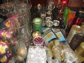 HOLIDAY DECOR AND CANDLES