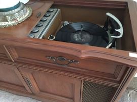 Console Micromatic Record Player