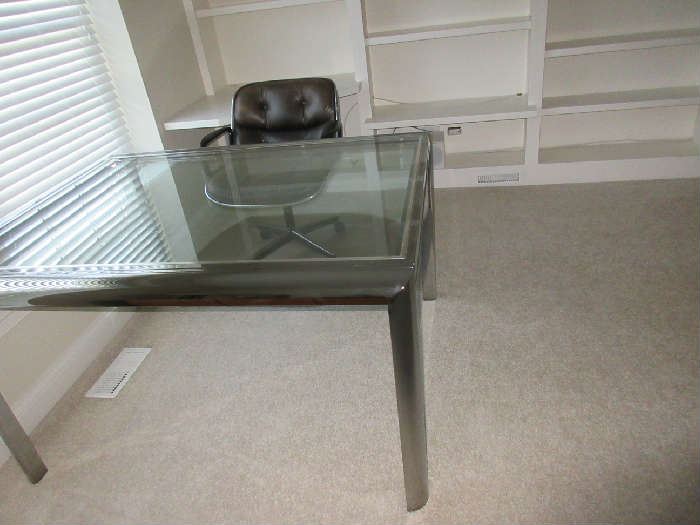 expandable glass top desk/table