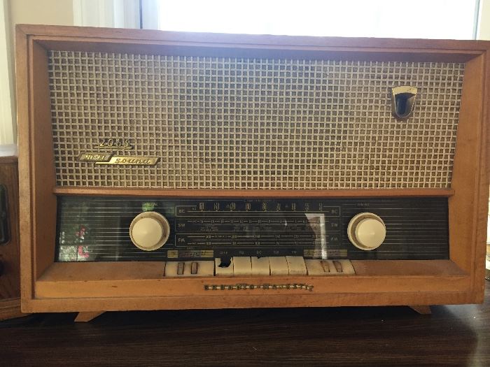 Vintage Grundig Magestic radio