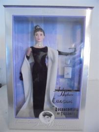 1998 Mattel Audry Hepburn as Holly Golightly in Breafast at Tiffany's
Condition: New
Shipping: Yes
Size: See Pictures
Location: Garage