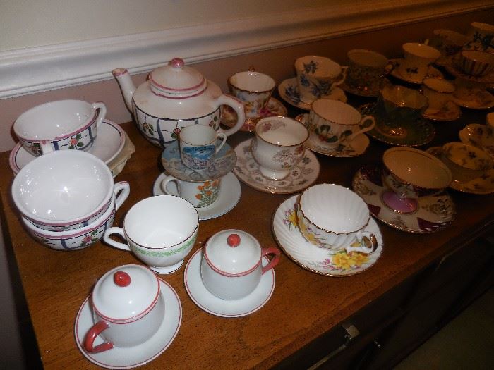 Vintage Tea Cups Saucers