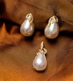 Dimond and Pearl Earrings and Necklace