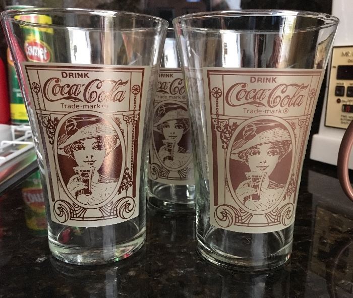 Coca Cola Victorian Girl repro Flair Glasses
