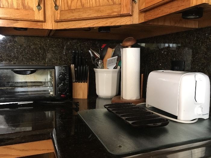 Toaster ~ Toaster Oven ~ Kitchen Utencils