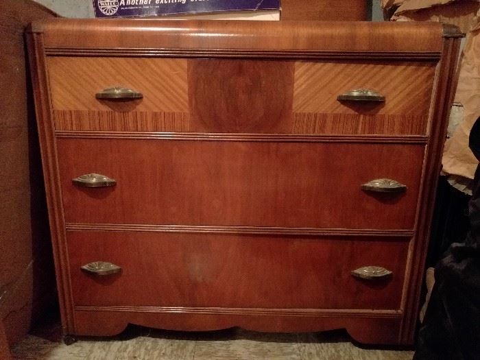 This was found in the basement, so I'll dredge it upstairs, rub some proprietary spit on it and make it shine! There's a matching headboard/footboard as well.