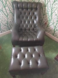 Yep, here it is, THE lap of luxury! A Ferrari of an easy chair, in kelp green, although a bit more subdued than the wafting forest of background wall covering. Selectively produced by the Mall City Furniture Co., of Kalamazoo, MI; ottoman included with purchase.