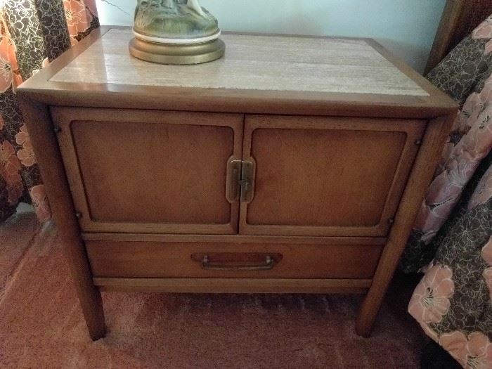 Matching Drexel MCM bedside table, travertine top. As we all know, a good top is hard to find and this hard stone is so appreciated!