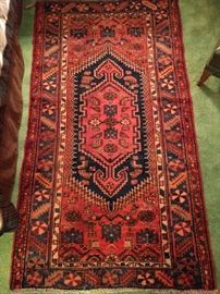 Another very beautiful Persian Hamadan rug, measures 3' 5" x 6' 3", as always, 100% wool, hand woven.