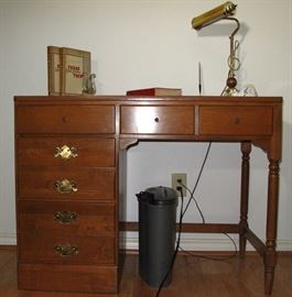 Ethan Allen Student Desk