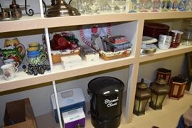 Clam Steamer, Coolers, Napkins and Other Host/Hostess Items