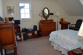 Guest Bedroom #2 Upstairs