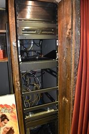 McIntosh MS750, McIntosh MVP871, Panamax M4300-PM, Marantz 5-CD Changer