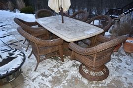 Frontgate Patio Set with Umbrella and 6 Chairs