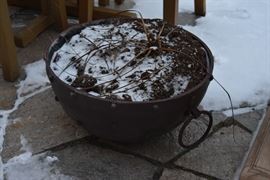 Resin, Metal-look Planter