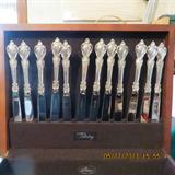 Lunt sterling silver - Delacourt pattern
Service for 12 plus serving pieces
