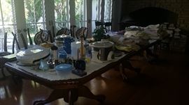 Huge Dining table w/12 chairs