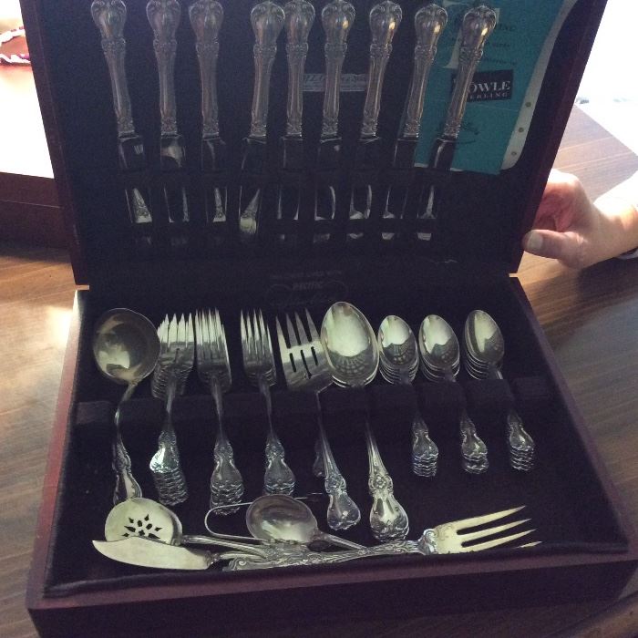TOWLE "OLD MASTER" STERLING SILVER SET PLUS SERVING PIECES
