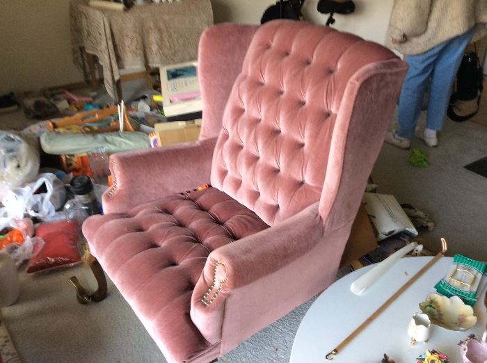 NICE WING BACK CHAIR