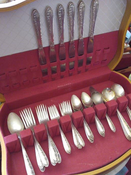 boxed silverplate flatware service for 6