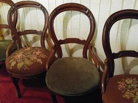 Set of 4 hip-hugger balloon-back antique Victorian chairs