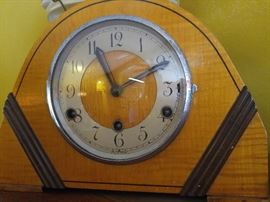 Vintage mantle clocks!